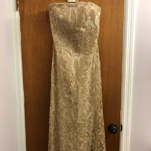 Tadashi Shoji Gown in mint condition!!